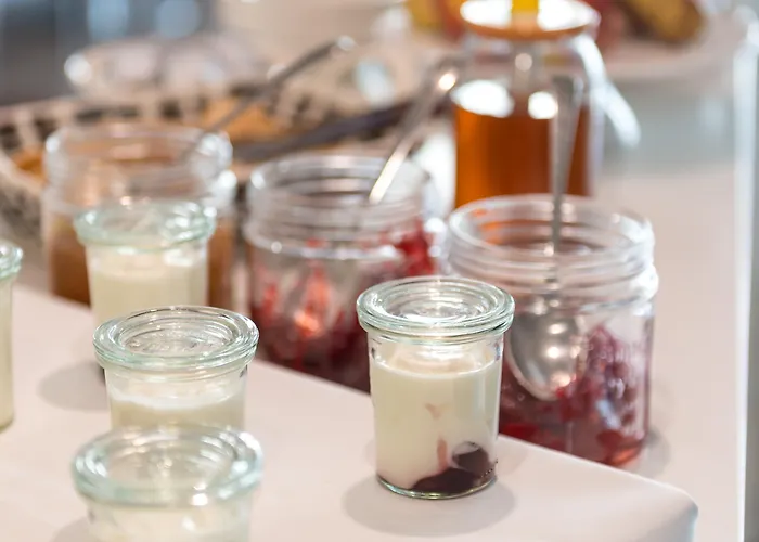 호텔 Niebieski Art & 5*