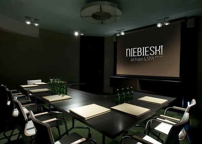 Niebieski Art & 호텔