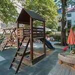 Ξενοδοχείο Niebieski Art & 5*