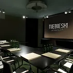 Niebieski Art & Hotel