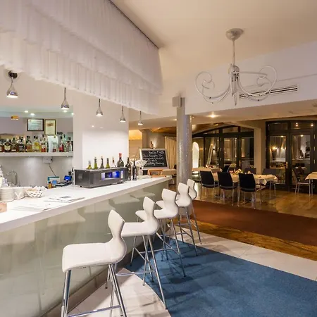 尼必斯基艺术水疗酒店
