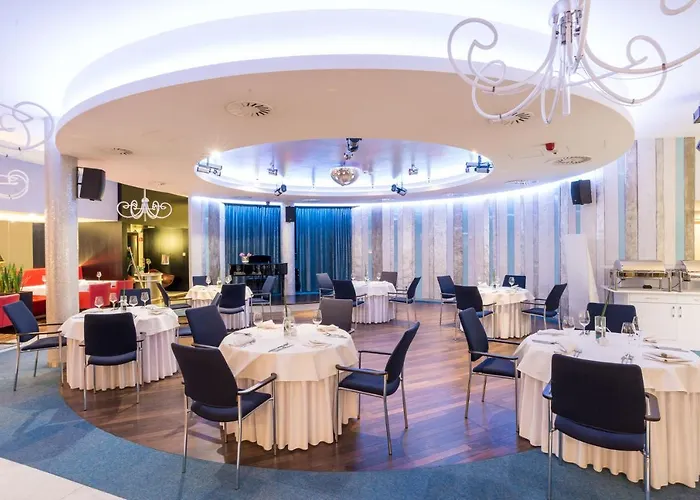 尼必斯基艺术水疗酒店 5*