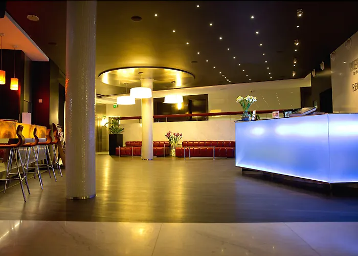 Niebieski Art & Hotel